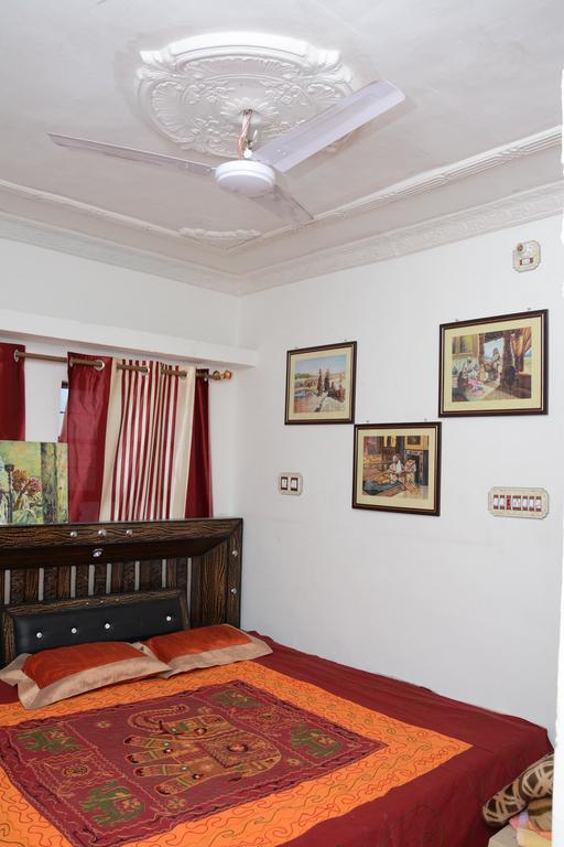Karina Art Home Stay Bikaner Bilik gambar