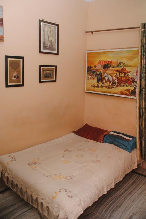Karina Art Home Stay Bikaner Bilik gambar